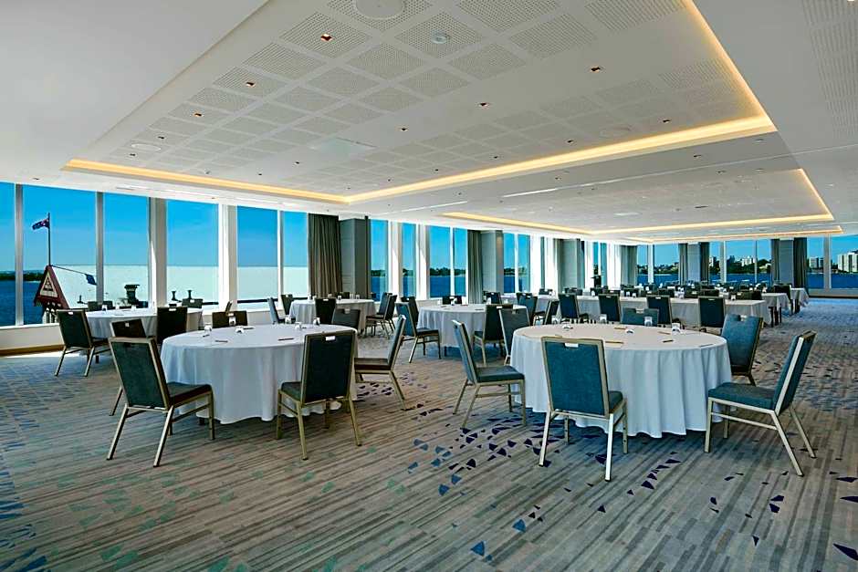 DoubleTree By Hilton Perth Waterfront