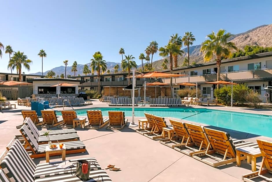 V Palm Springs