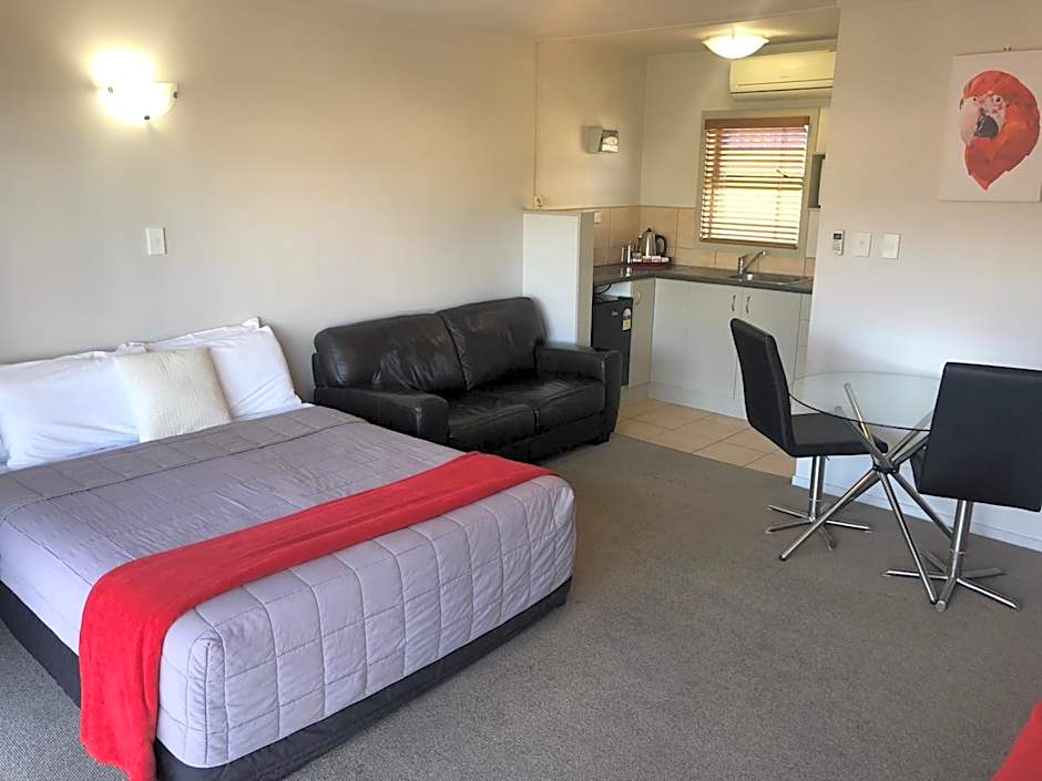 Absolute Lake View Motel