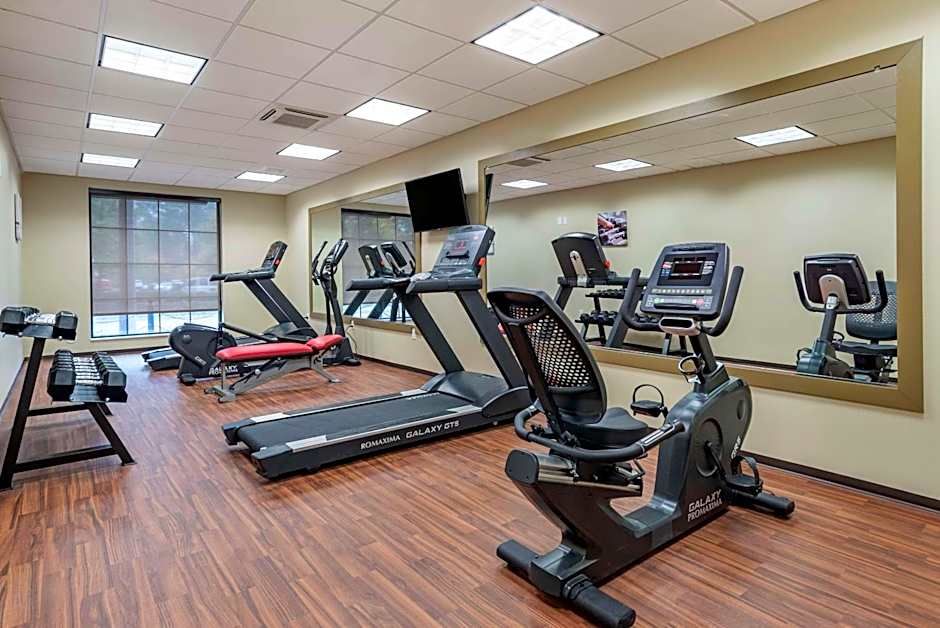 Comfort Inn & Suites Downtown near University