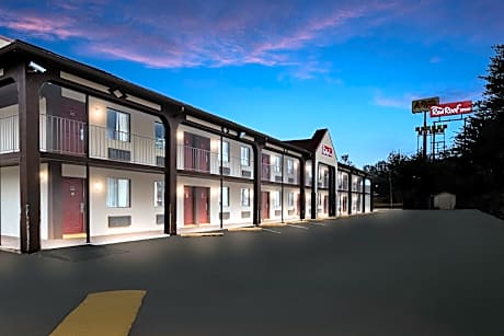 Red Roof Inn Crossville