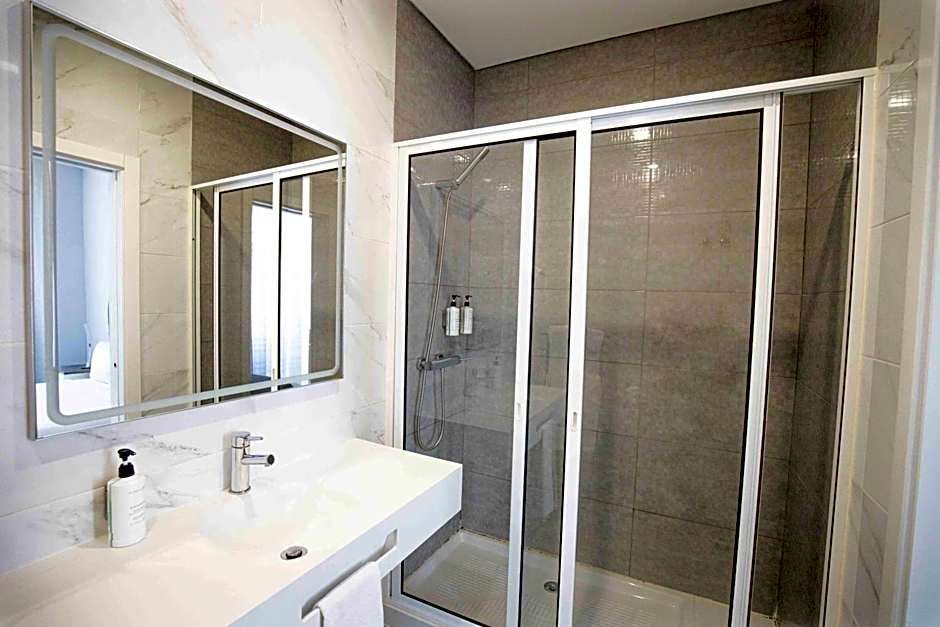 Grande Pensao Residencial Alcobia