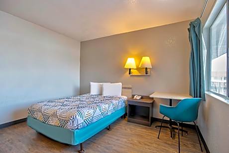 1 Full Bed | ADA/Tub