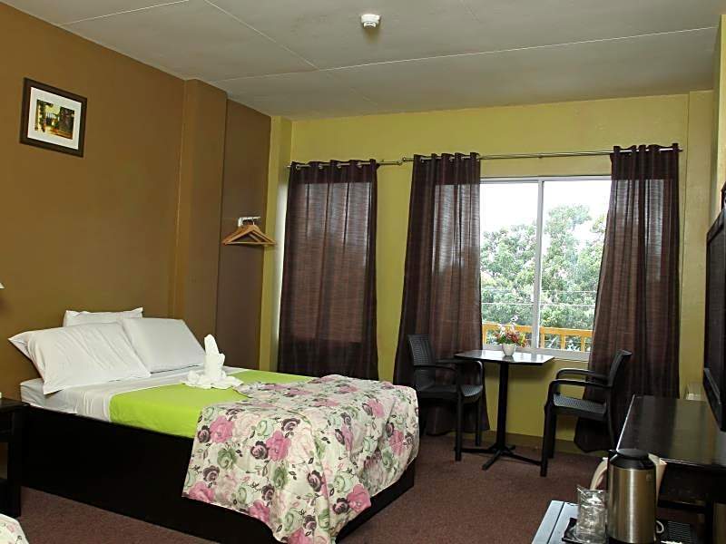 Hotel Camila 2