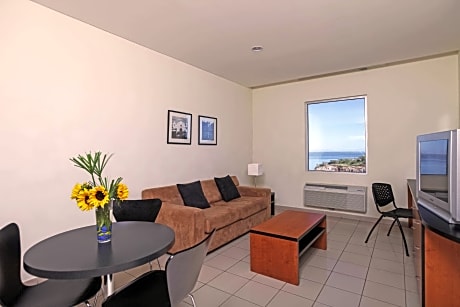 1 Queen Bed, Nonsmoking