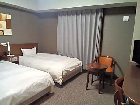 Twin Room - Smoking - No Daily Cleaning
