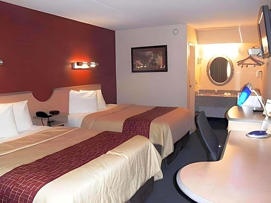 Rodeway Inn – Fort Wayne, IN
