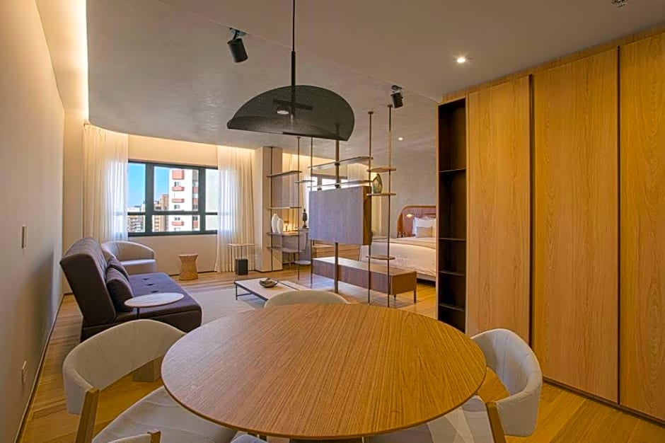 QOYA Hotel Curitiba, Curio Collection by Hilton