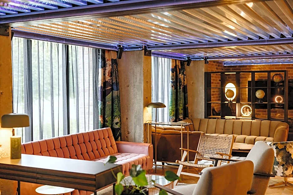 ONE66 Hotel