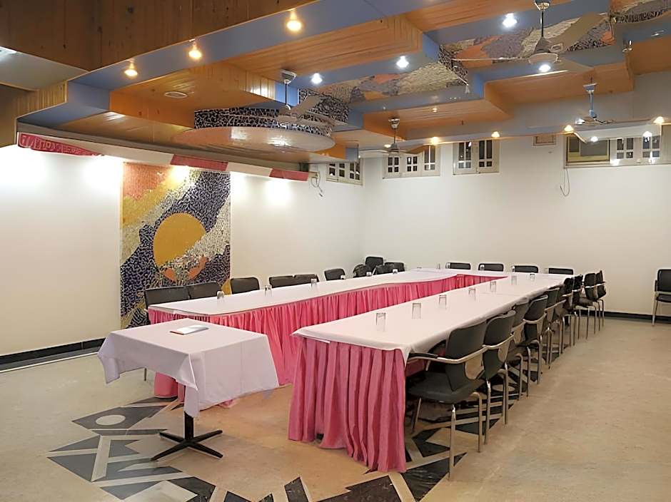 The Suncourt Hotel Yatri