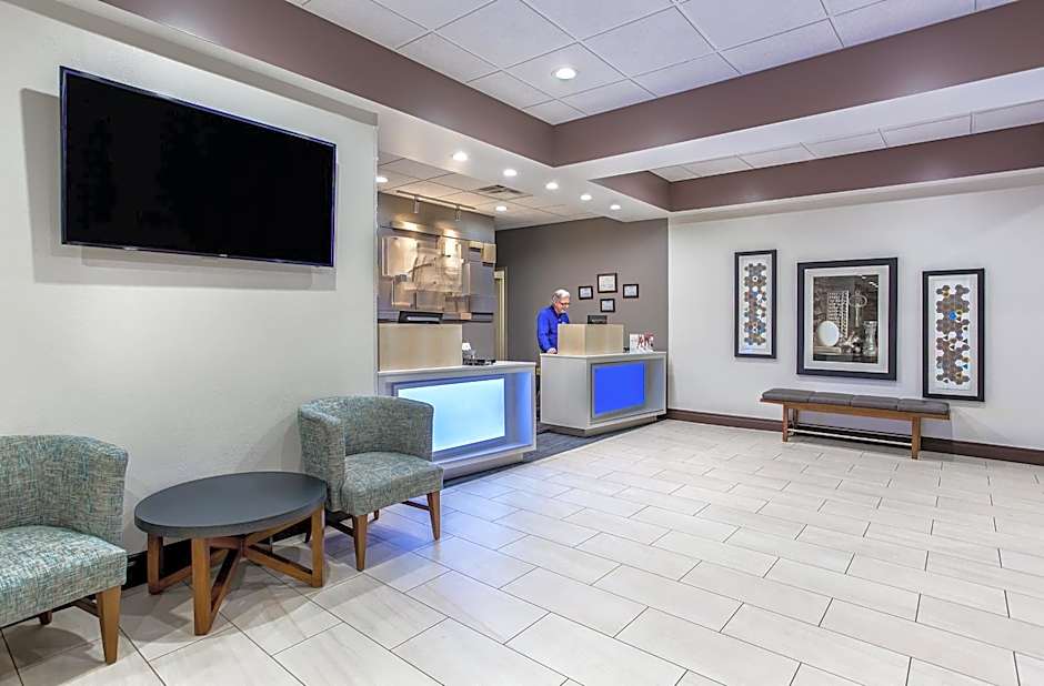 Holiday Inn Express & Suites Morristown By IHG