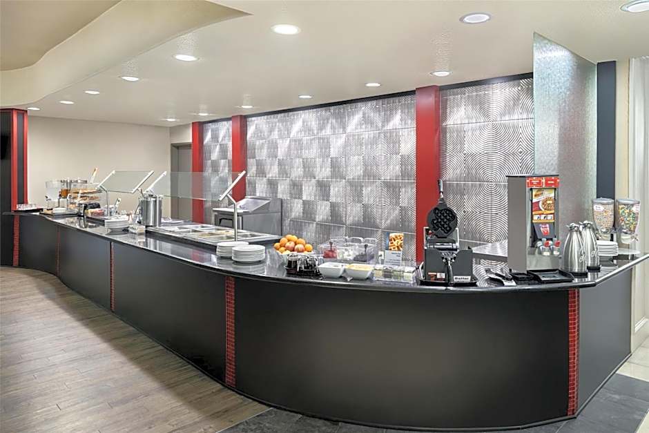 Best Western Premier Crown Chase Inn & Suites