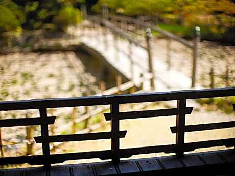 Japanese-Style Economy Twin Room with Shared Bathroom