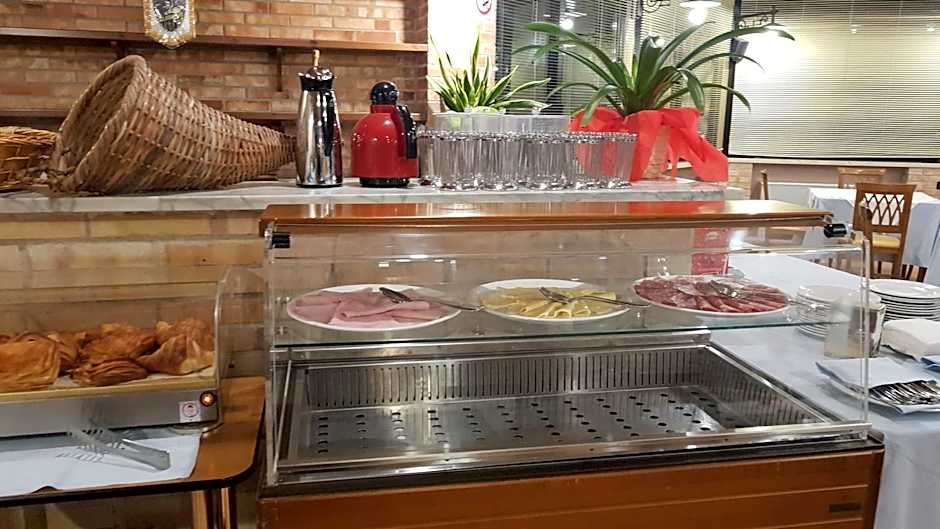 Hotel Holiday