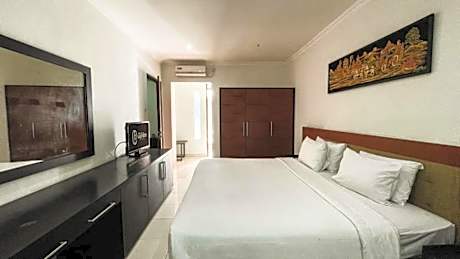 Junior Suite with Pool View