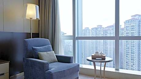 Standard King Room with City View - Kids Theme