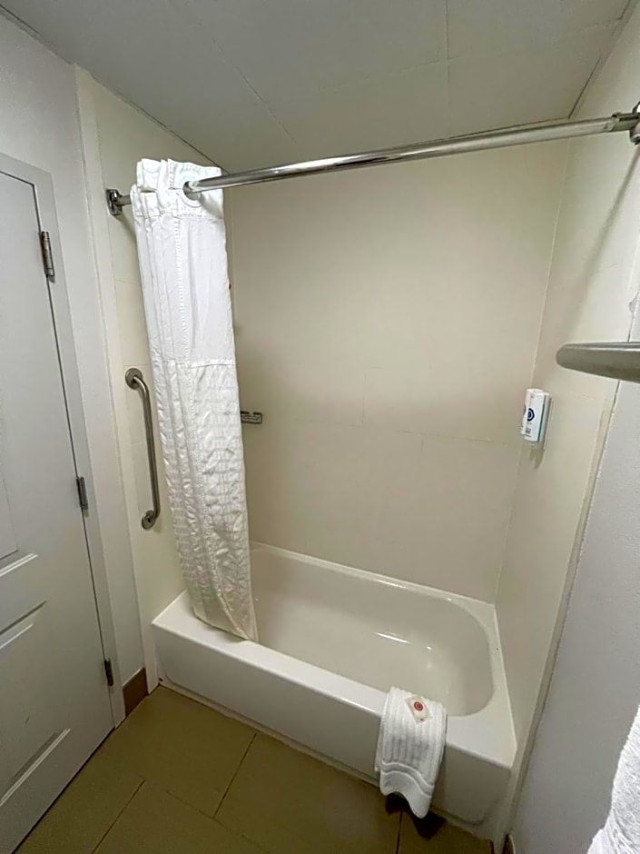 Comfort Suites