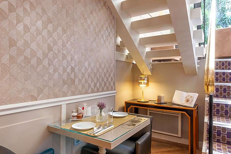 Hotel Galileo Champs Elysees