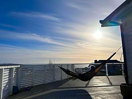 Landlig enebolig med utsikt