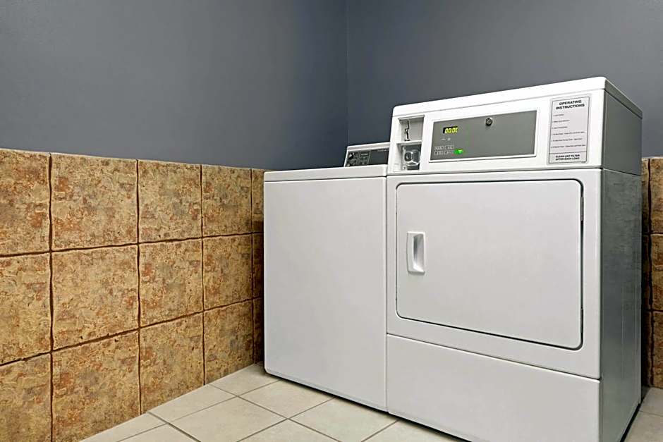 Days Inn by Wyndham Ruidoso Downs