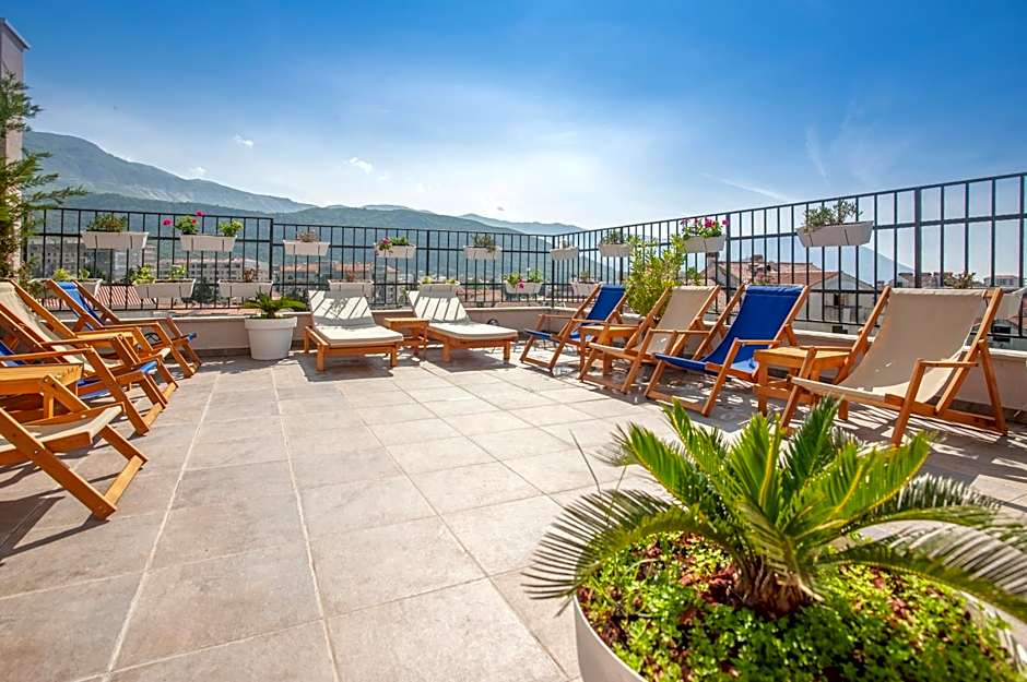 Hotel Twelve by Aycon