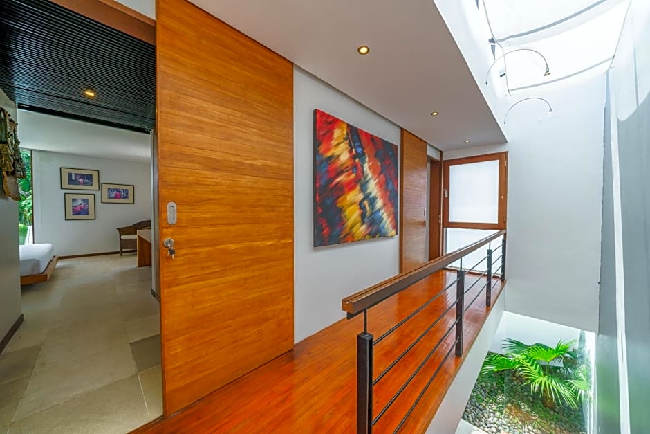 Villa Rio - Contemporary 2BR Villa in Downtown Seminyak