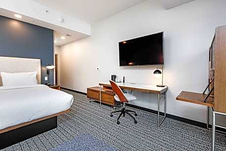 1 Bedroom Executive Suite, King, Sofa bed