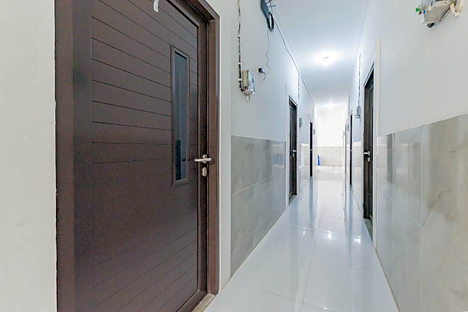 RedDoorz @ Kedawung Aurel Cirebon