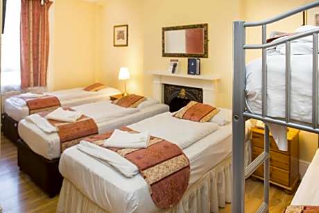 Family Room (2 Adults + 3 Children)