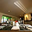 Bidwood Suite Hotel, Opposite Sarit Centre