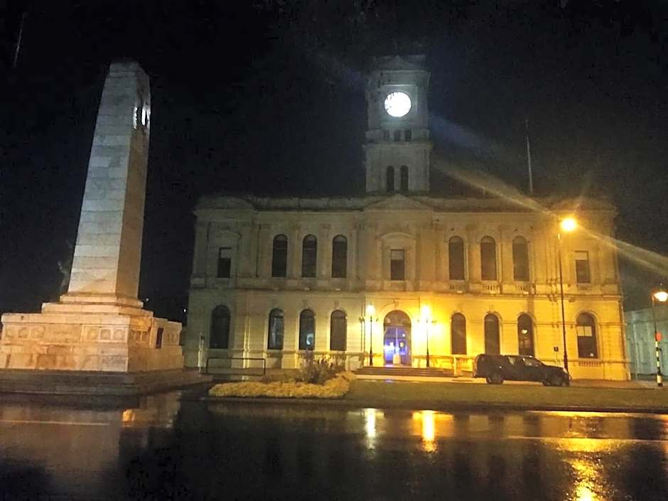 Empire Hotel Backpackers