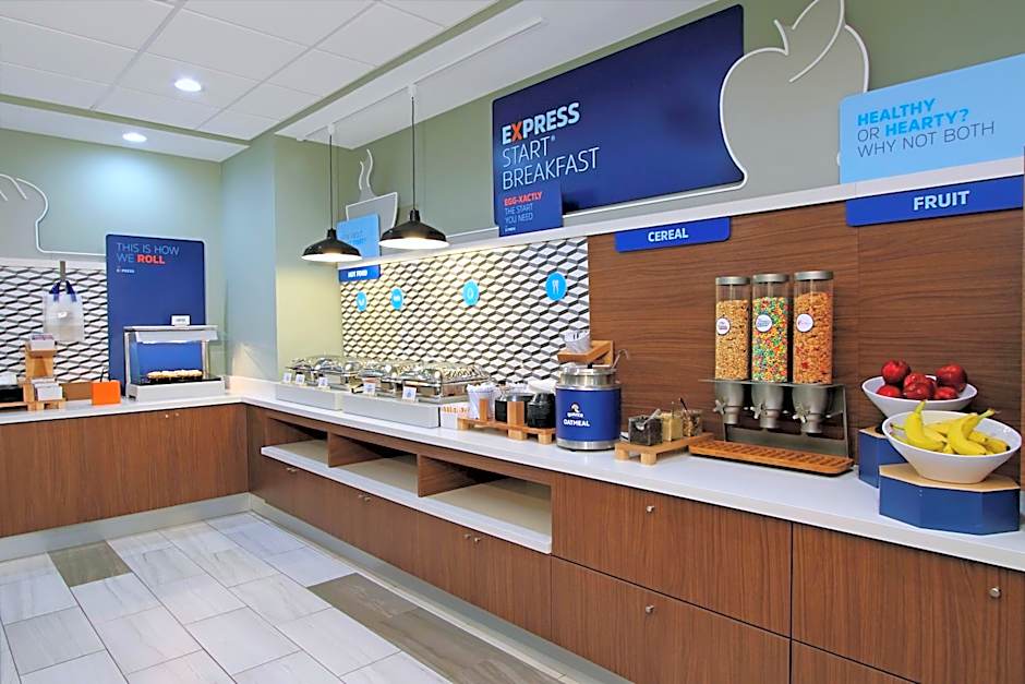 Holiday Inn Express & Suites Lake Charles South Casino Area By IHG