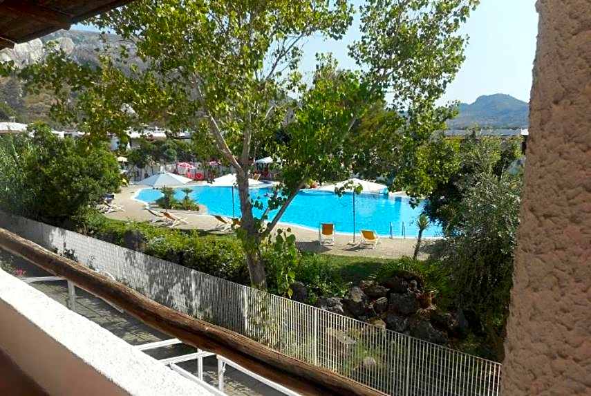 Il Caimano B & B, con piscina gratuita dal 18 Luglio al 30 Agosto
