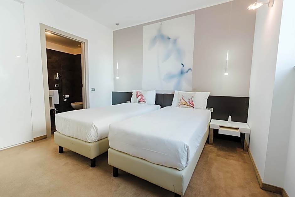 For You Hotel