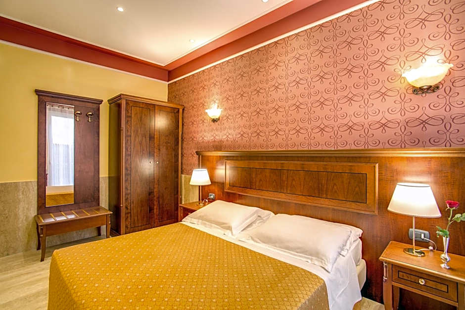 Aurelius Art Gallery Hotel