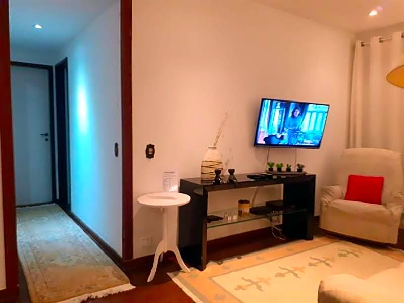 MS145. Excelente apartamento em andar alto no Arpoador!