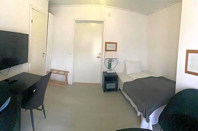 Sunde Fjord Hotel, free and easy parking