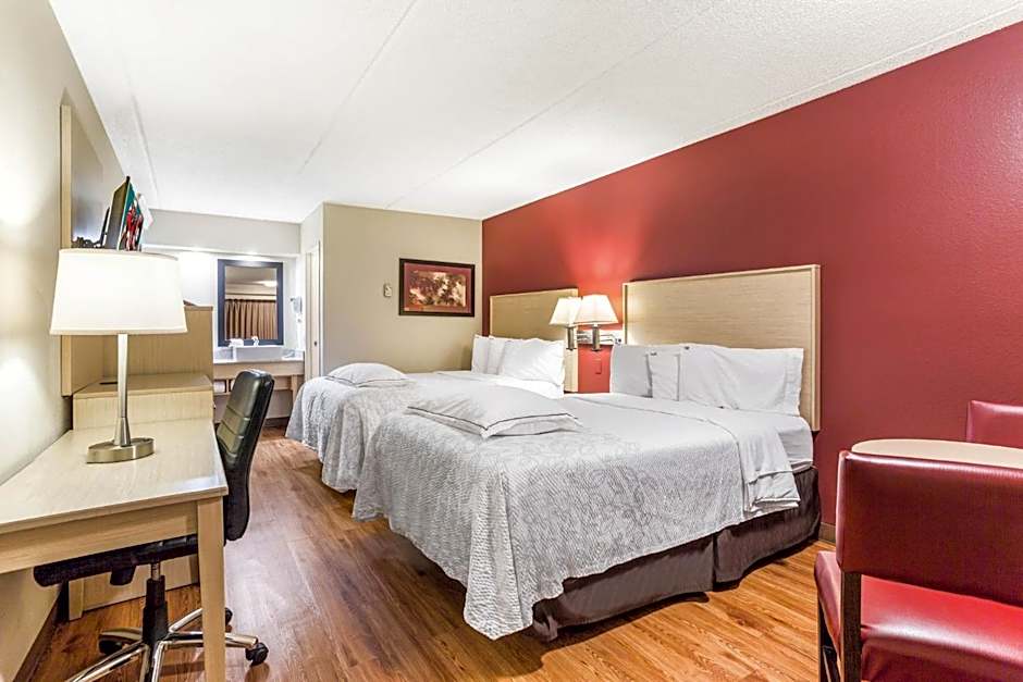 Red Roof Plus Nashville North - Goodlettsville