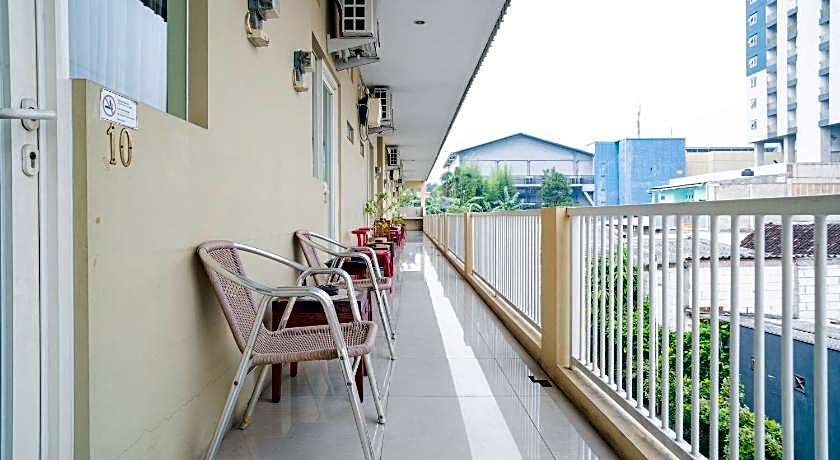 RedDoorz Syariah near Suncity Mall Sidoarjo