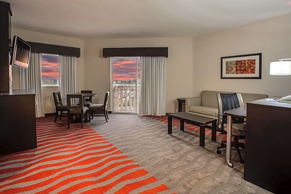 Holiday Inn Express Naples Downtown 5th Avenue By IHG