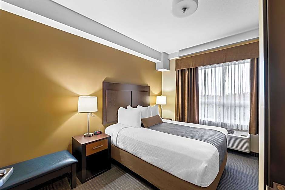 Best Western Plus Lacombe Inn & Suites