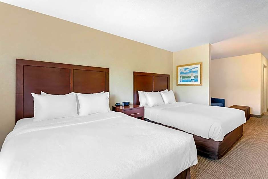 Comfort Suites Lake Geneva East