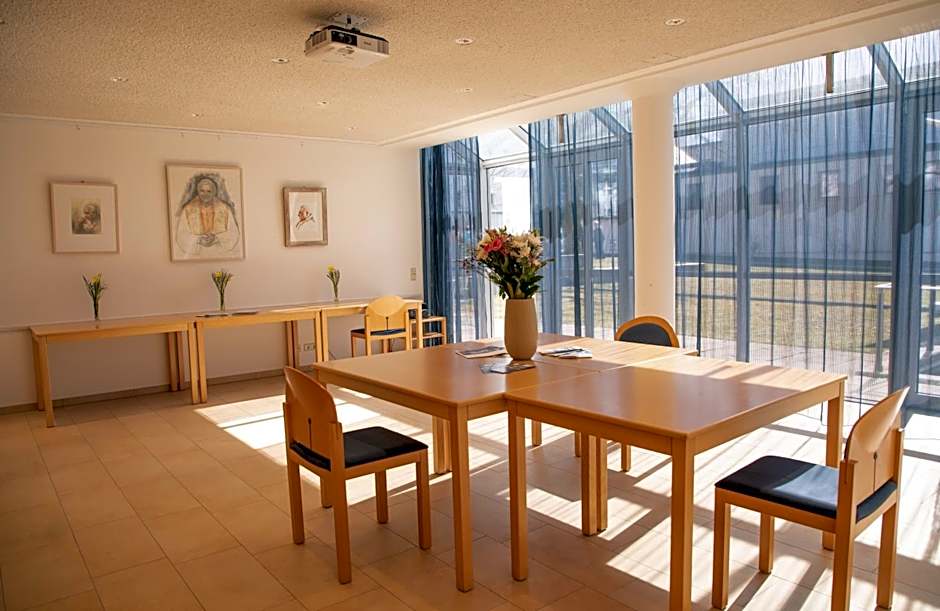 Spectrum Kirche Exerzitien-und Bildungshaus auf Mariahilf