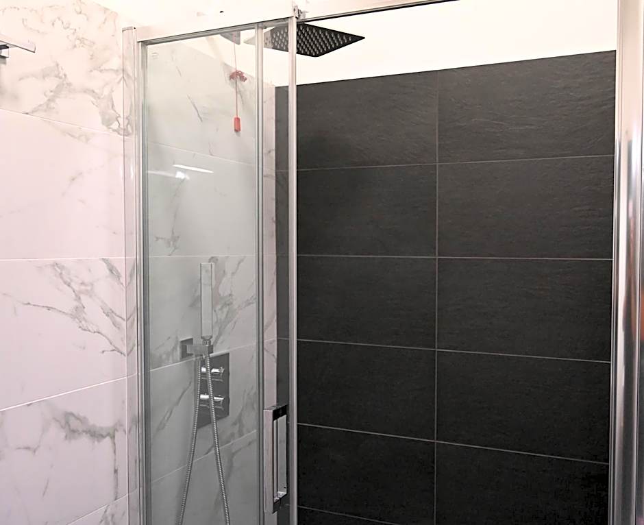 Palace Eight - Suites & Spa