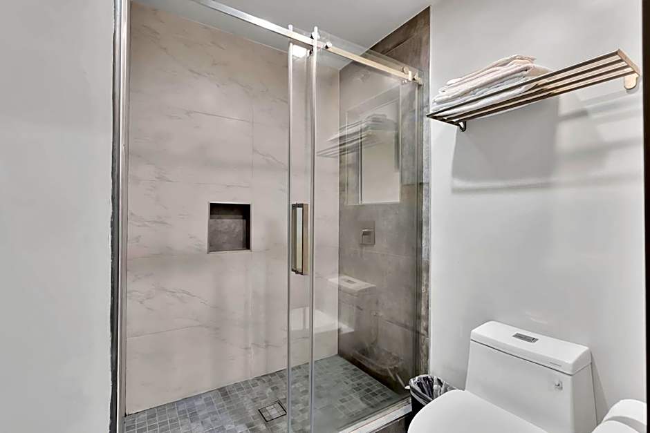 Exclusivo Inn and Suites