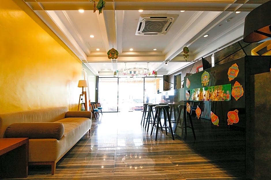 Golden Roof Hotel Seri Iskandar