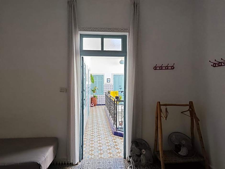 Hostel BE 20