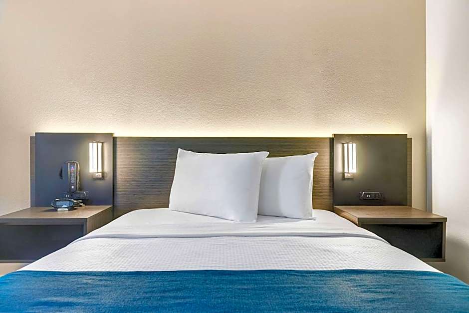 Studio 6-Mountlake Terrace, WA - Seattle