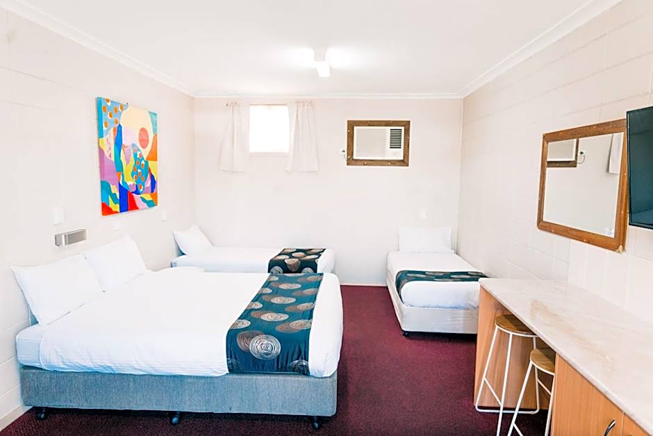 Motel Poinsettia