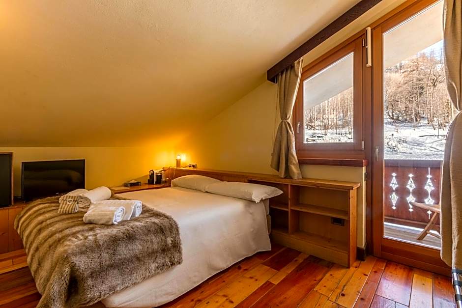 Shatush Hotel